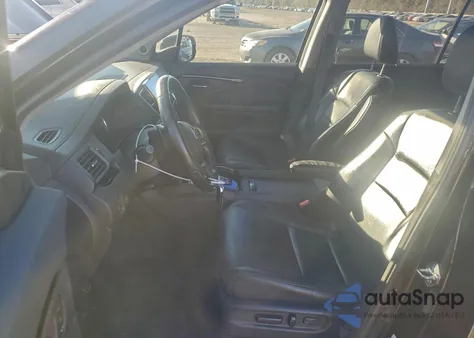 2019 Honda Pilot Touring z USA, uszkodzony, nr VIN 5FNYF5H65KB019882